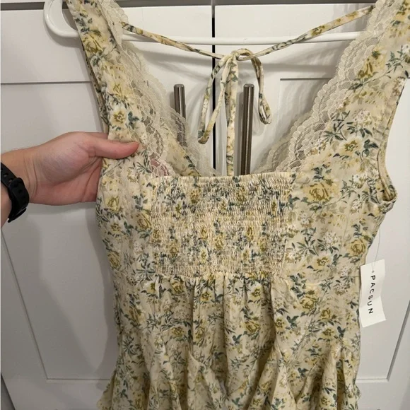 Floral Lace Trim Peplum Top - Picture 8 of 8